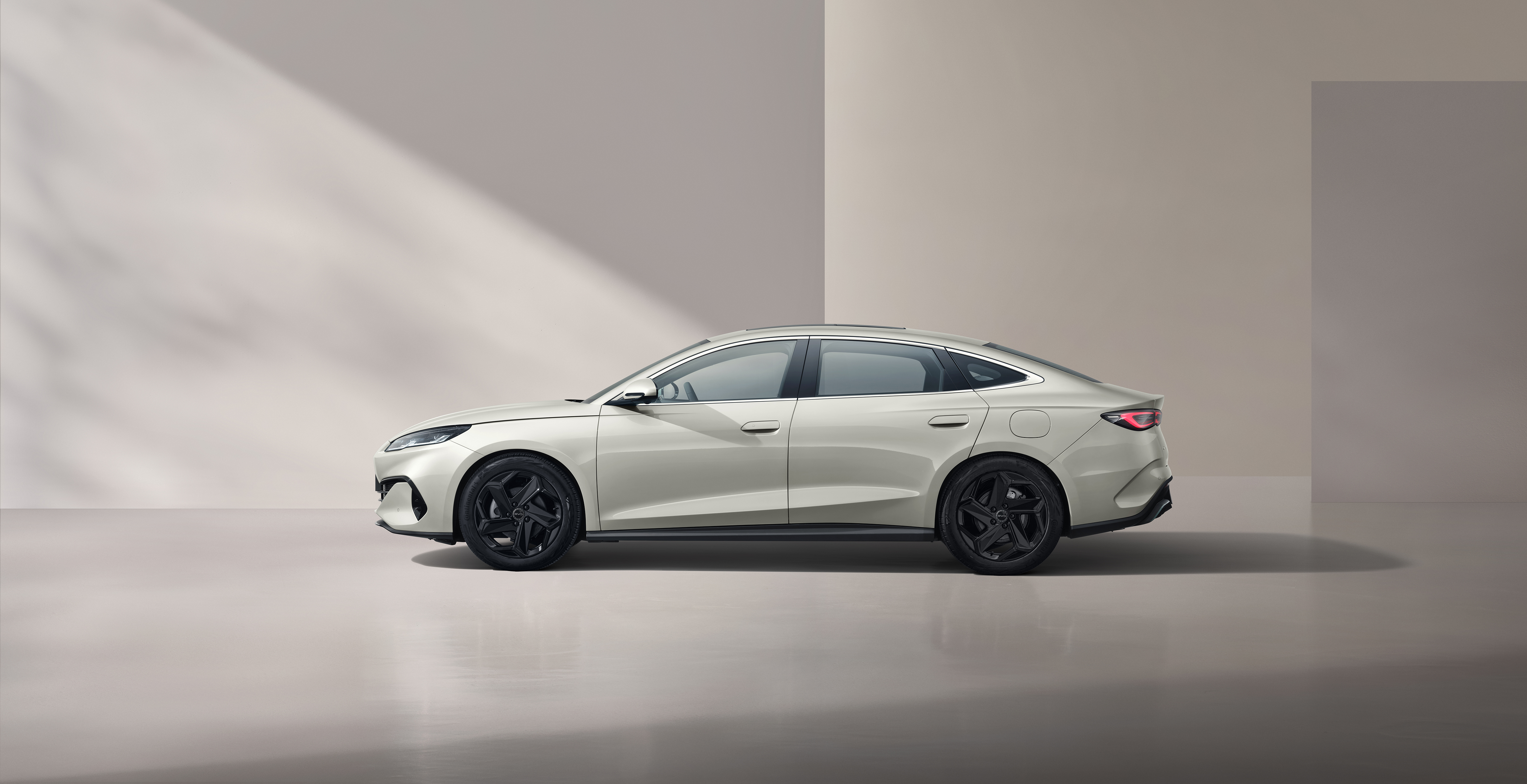 original_BYSS_2.jpg - Saloon 4 Door 1.5 Dm-i 212 Comfort E-cvt