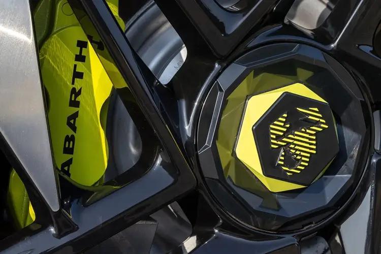 600e-hatchback-ab6a-25.jpg - Hatch 54kwh 207kw Scorpionissima Auto