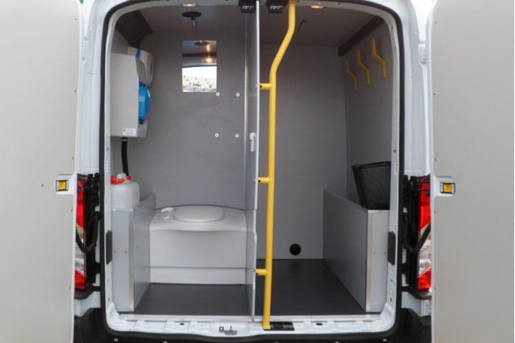 e-transit-welfare-van-foew-26.jpg - E-transit 425 L3h3 Double Cab In Van 198 89kwh Welfare Trend Nav Auto