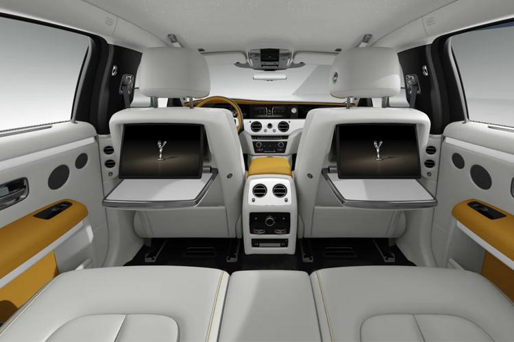 ghost-rrgh-26.jpg - 4 Door Saloon 6.7 Ii Black Badge 4seat Auto