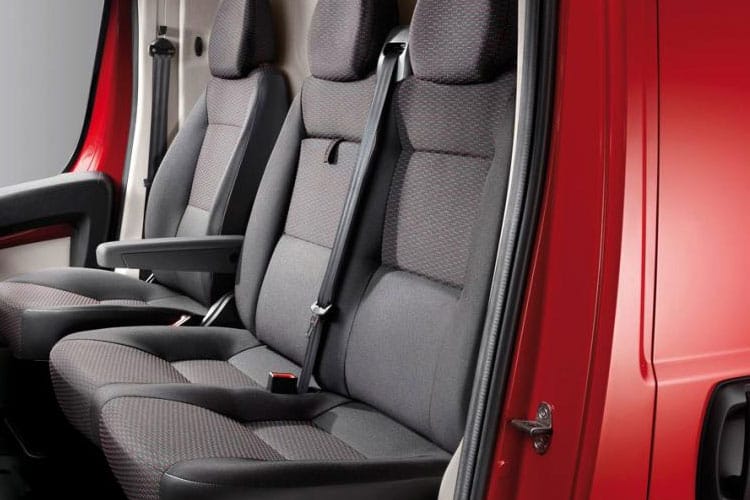 relay-van-cire-24.jpg - Van 35 L3h2 2.2 Bluehdi 140 Enterprise Eat8 Auto