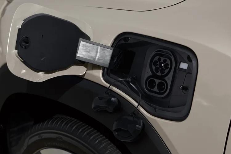 torres-kgte-24.jpg - 5 Door Estate 152kw K40 73kwh Auto