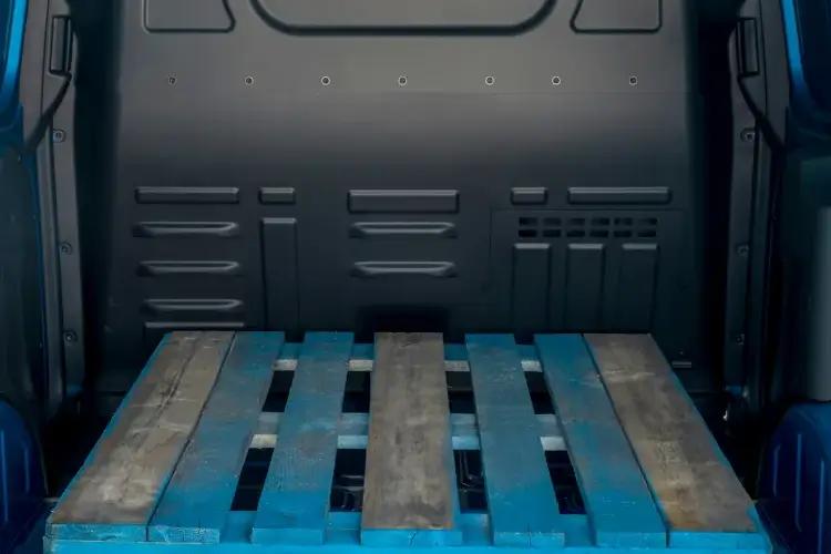 transit-courier-focr-25b.jpg - 1.0 125 Ecoboost Leader Auto