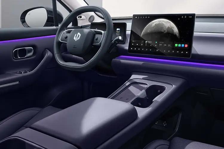 c10-lmlc-25.jpg - 5 Door 160kw 69.9kwh Auto